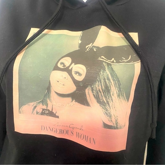 Ariana Grande Dangerous Woman Tour Black Hoodie Small Simply Styled By Sears - Picture 2 of 8